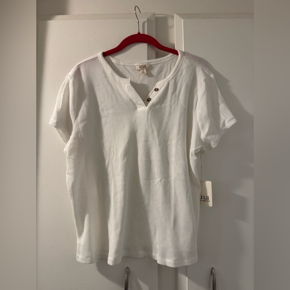 a.n.a White Waffle Texture Henley Neck Top Women’s 1X NWT